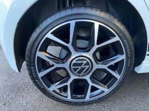 Volkswagen Up GTI 21