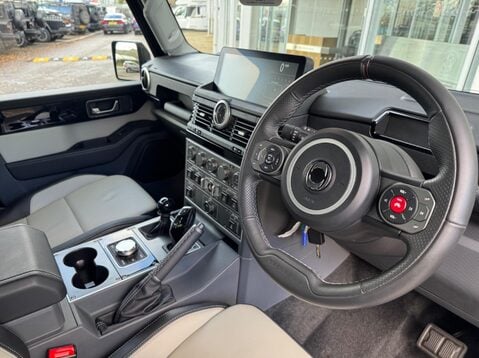 Ineos Grenadier FIELDMASTER EDITION 32