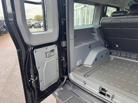 Ineos Grenadier FIELDMASTER EDITION 10