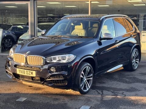 BMW X5 M50D 24