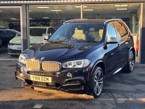 BMW X5 M50D 25