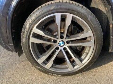 BMW X5 M50D 9