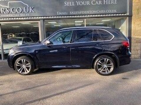 BMW X5 M50D 4
