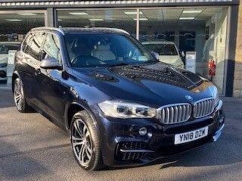 BMW X5 M50D 1