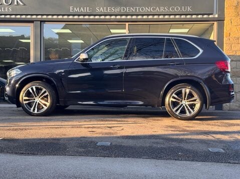 BMW X5 M50D 29