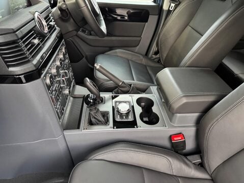 Ineos Grenadier FIELDMASTER EDITION 38