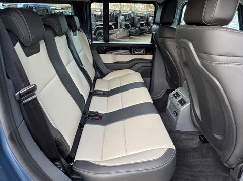 Ineos Grenadier FIELDMASTER EDITION 30