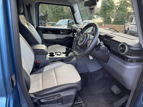 Ineos Grenadier FIELDMASTER EDITION 9