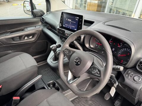 Vauxhall Combo L1H1 2300 PRIME S/S 29