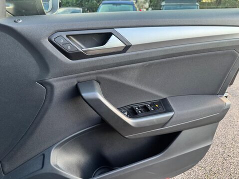 Volkswagen T-Roc LIFE TSI DSG 21