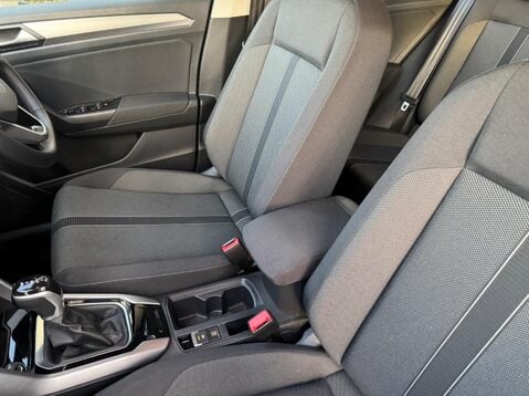 Volkswagen T-Roc LIFE TSI DSG 26