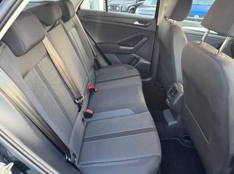 Volkswagen T-Roc LIFE TSI DSG 32