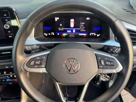 Volkswagen T-Roc LIFE TSI DSG 25