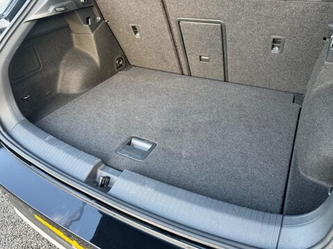 Volkswagen T-Roc LIFE TSI DSG 9