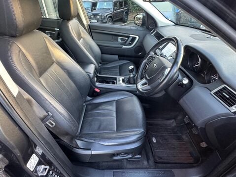 Land Rover Discovery Sport TD4 HSE 12