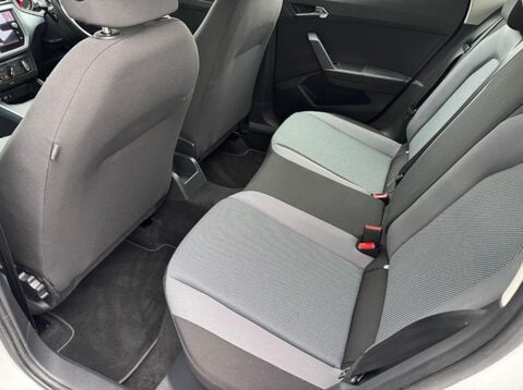 SEAT Arona TSI SE TECHNOLOGY 33