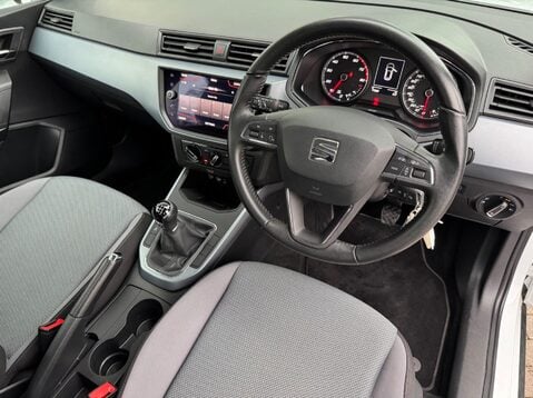 SEAT Arona TSI SE TECHNOLOGY 14