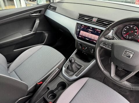 SEAT Arona TSI SE TECHNOLOGY 15