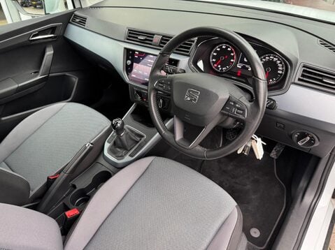 SEAT Arona TSI SE TECHNOLOGY 13