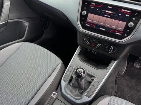 SEAT Arona TSI SE TECHNOLOGY 17