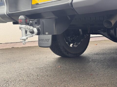 Toyota Hilux INVINCIBLE X 4WD D-4D DCB 50