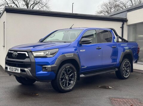 Toyota Hilux INVINCIBLE X 4WD D-4D DCB 4