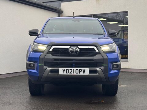 Toyota Hilux INVINCIBLE X 4WD D-4D DCB 12