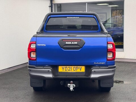 Toyota Hilux INVINCIBLE X 4WD D-4D DCB 23