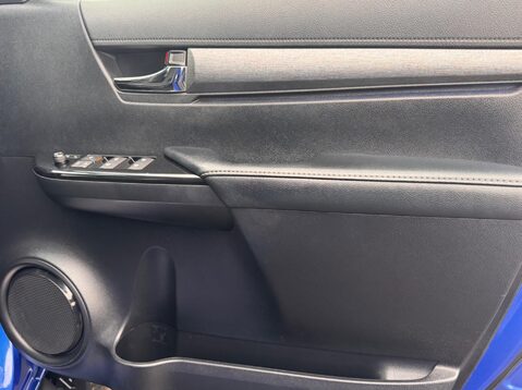 Toyota Hilux INVINCIBLE X 4WD D-4D DCB 79