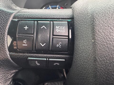 Toyota Hilux INVINCIBLE X 4WD D-4D DCB 39