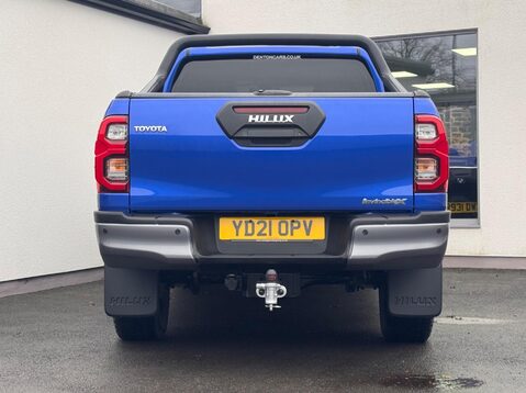 Toyota Hilux INVINCIBLE X 4WD D-4D DCB 22