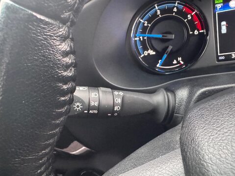 Toyota Hilux INVINCIBLE X 4WD D-4D DCB 36