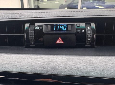 Toyota Hilux INVINCIBLE X 4WD D-4D DCB 59