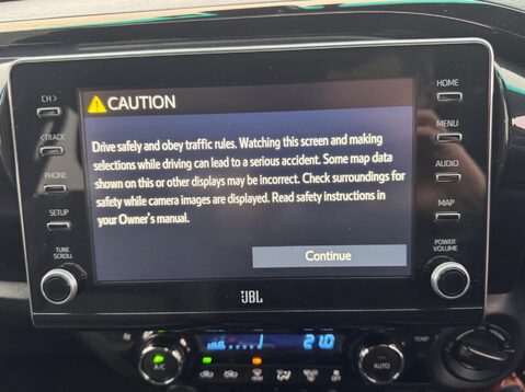 Toyota Hilux INVINCIBLE X 4WD D-4D DCB 62