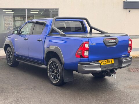 Toyota Hilux INVINCIBLE X 4WD D-4D DCB 17