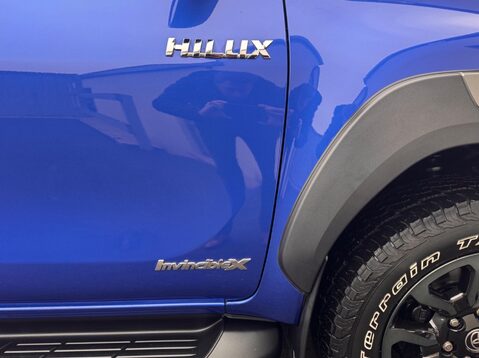 Toyota Hilux INVINCIBLE X 4WD D-4D DCB 95
