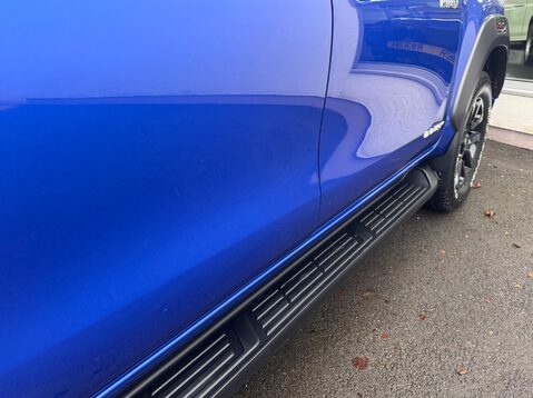 Toyota Hilux INVINCIBLE X 4WD D-4D DCB 96