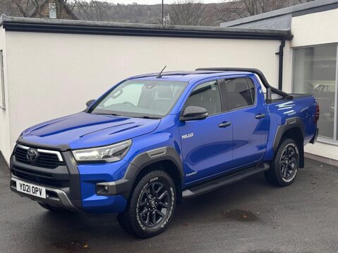 Toyota Hilux INVINCIBLE X 4WD D-4D DCB 13