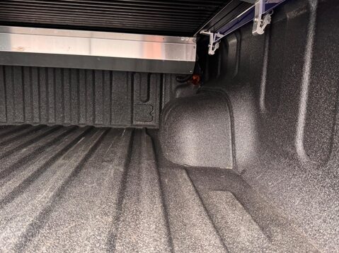 Toyota Hilux INVINCIBLE X 4WD D-4D DCB 89