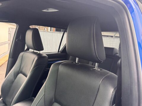 Toyota Hilux INVINCIBLE X 4WD D-4D DCB 57