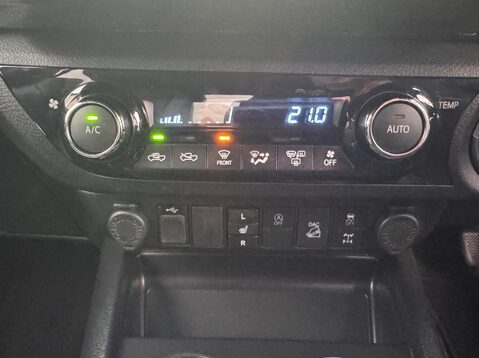 Toyota Hilux INVINCIBLE X 4WD D-4D DCB 42