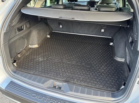 Subaru Outback TOURING 10