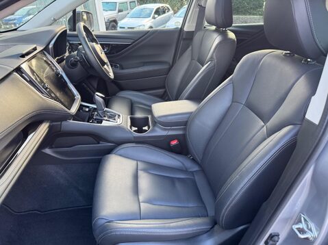 Subaru Outback TOURING 28