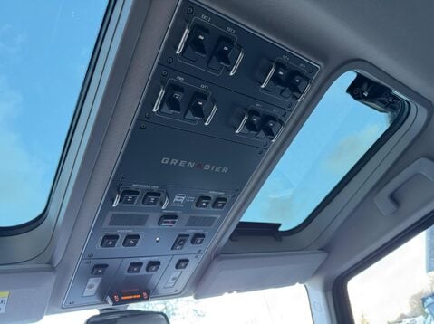 Ineos Grenadier FIELDMASTER EDITION 36