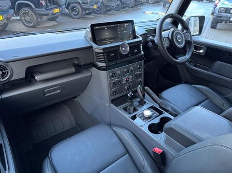 Ineos Grenadier FIELDMASTER EDITION 38