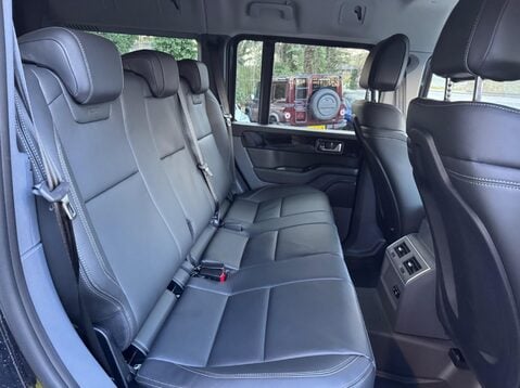 Ineos Grenadier FIELDMASTER EDITION 43