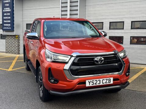 Toyota Hilux INVINCIBLE 4WD D-4D DCB 2