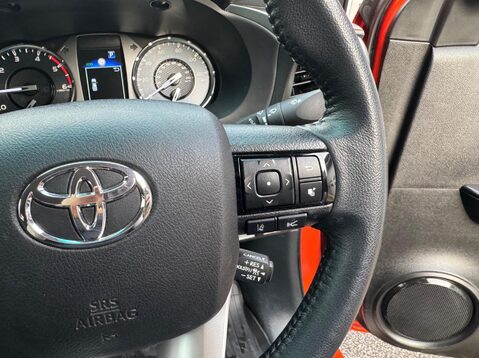 Toyota Hilux INVINCIBLE 4WD D-4D DCB 10