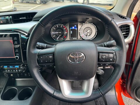 Toyota Hilux INVINCIBLE 4WD D-4D DCB 29