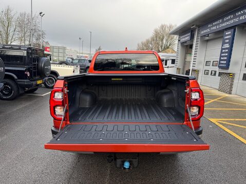 Toyota Hilux INVINCIBLE 4WD D-4D DCB 31